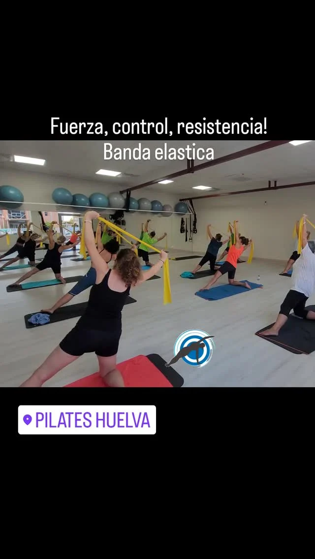 Entrenar con banda elastica, proporciona fuerza, control, resistencia y mejora el tono muscular de todo el cuerpo.

Todos nuestros grupos de suelo lo han trabajado y sentido. 

Se acordarán de nosotros un par de días! Jajajaja 🤣 🤣 🤣
